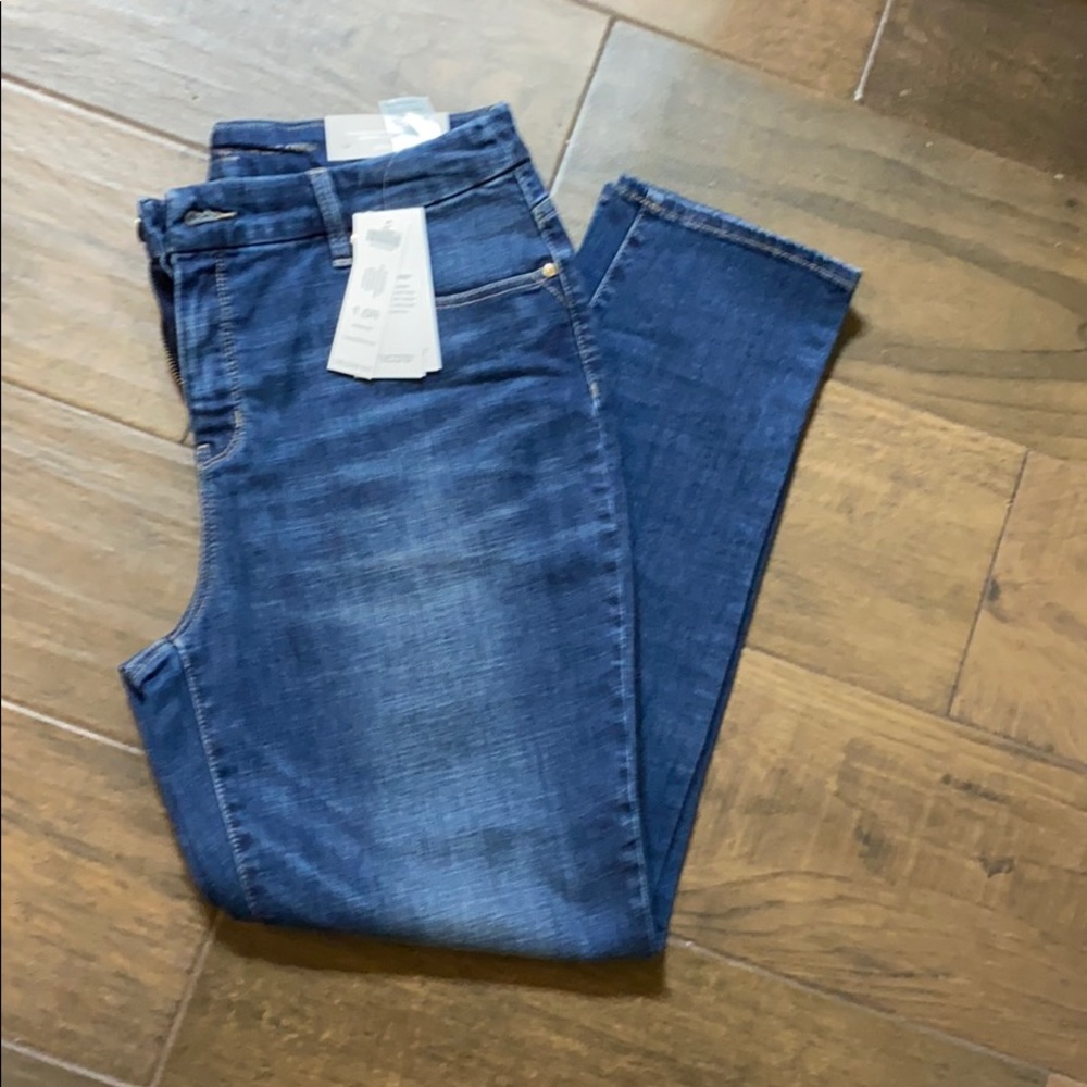 Chico’s So Slimming Girlfriend Jean